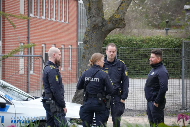 Mystisk politiaktion ved folkeskole