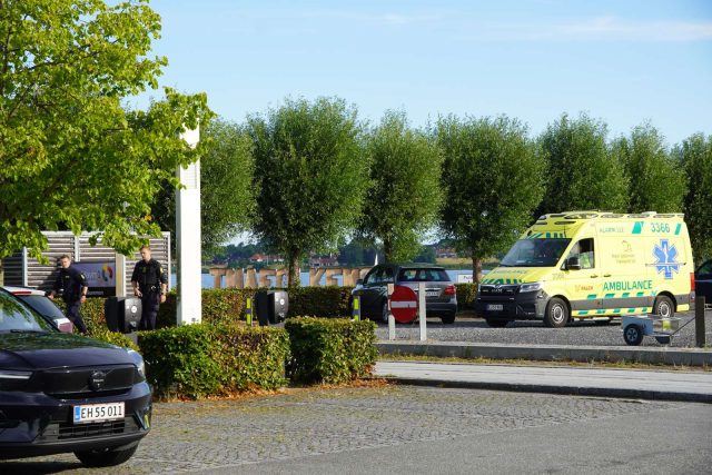 “Livløs person” fundet ved havn: Mand afgået ved døden