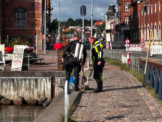 Dykkere ledte efter 21-årig i mulig drukneulykke, men så tog eftersøgningen en uventet drejning