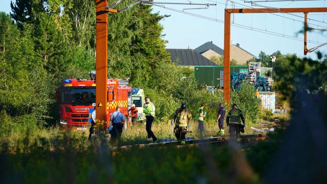 LIGE NU: Person påkørt ved togstation – Togene holder helt stille