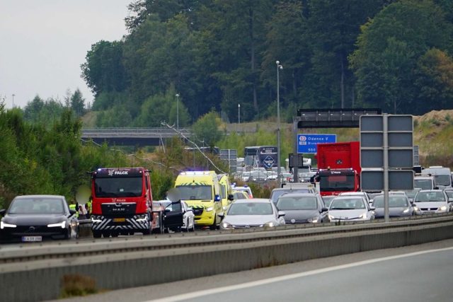 LIGE NU: Motorvej spærret efter uheld