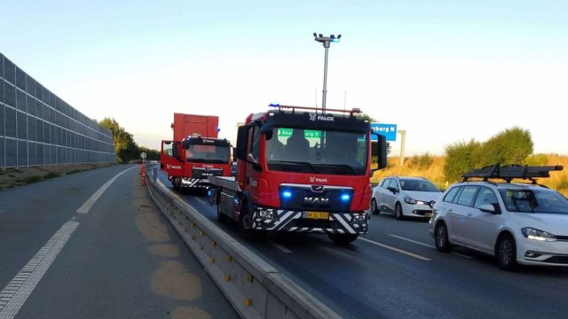 Kaos på motorvej: Kæmpe kø og forlænget rejsetid for trafikanter