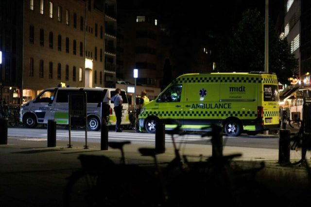 Uhyggelig nat: Pigers skrig redder dem