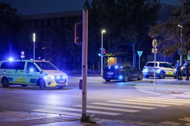 Politiet vrimlede til efter knivdrama: Pludselig stod gerningsmanden som tilskuer