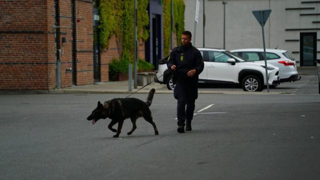 Voldeligt overfald: Mand i ukendt tilstand fløjet afsted i lægehelikopter