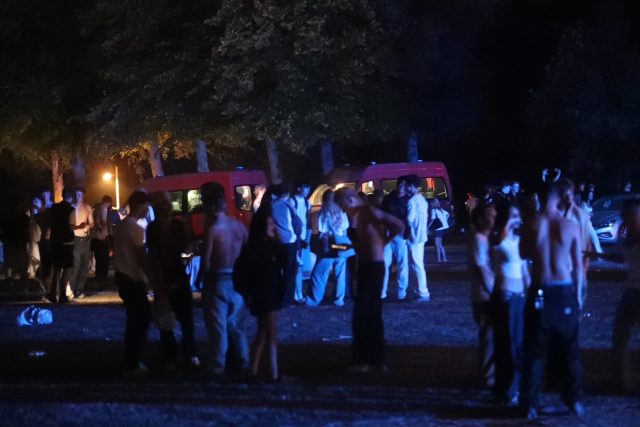 ‘Hele drengens hoved er bundet ind’: Blodigt angreb til puttefest i København