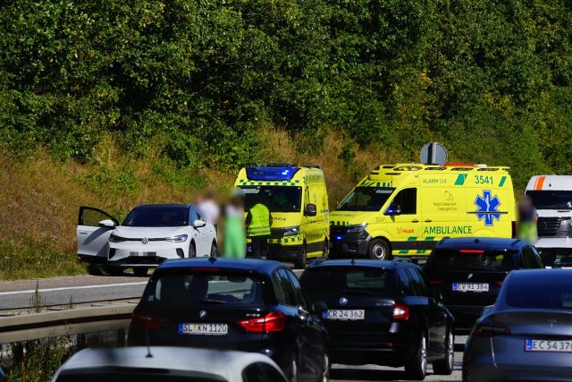 LIGE NU: Mindst fem voldsomme uheld sætter trafikken i stå
