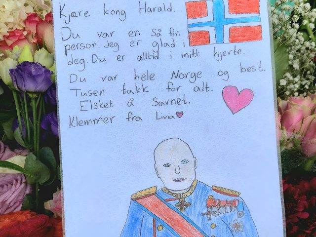 Kong Haralds begravelse er i fuld gang i Oslo