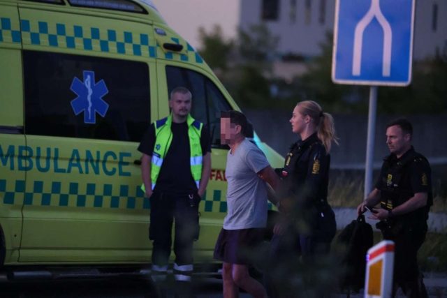 LIGE NU – KÆMPE DRAMA: Finder tæsket mand på dansk skolevej