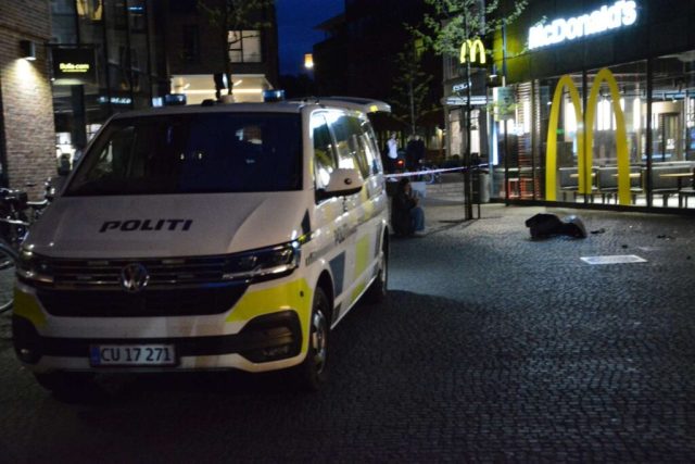 Brugte sin mors Volvo som mordvåben: Smadrer lige ind i Mac D