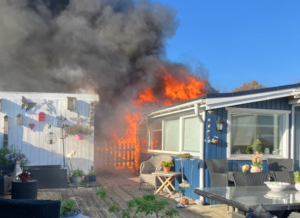 LIGE NU: Voldsomme scener i sommerhusområde