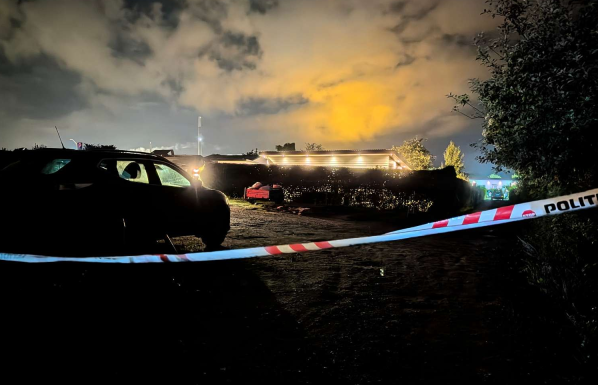 Femårig pige fundet gennemtæsket: Forældrene står bag