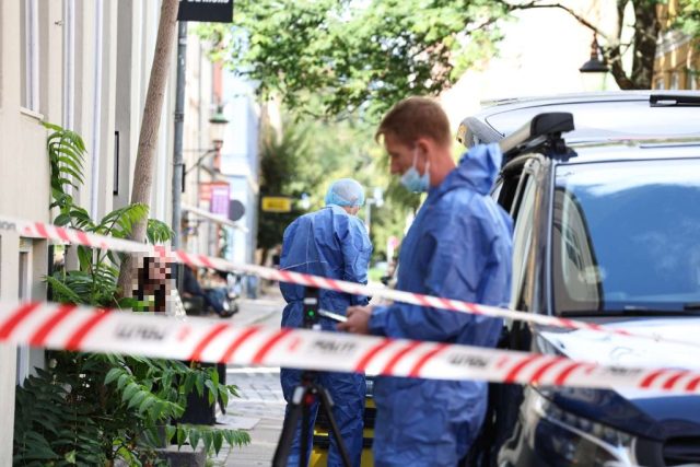 Pige bryder sammen på bagsædet af politibil: ‘Det er meget alvorligt, hvad der lige nu sker i Indre By