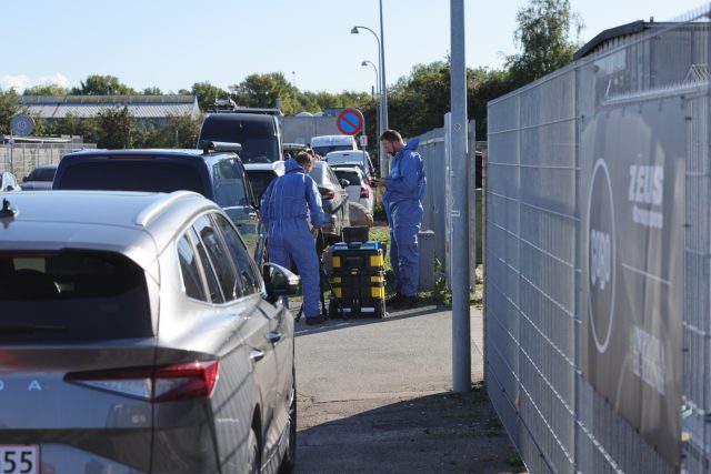 Først skød de familiefar, så gravede de graven, så badede de ham i benzin og så tændte de det