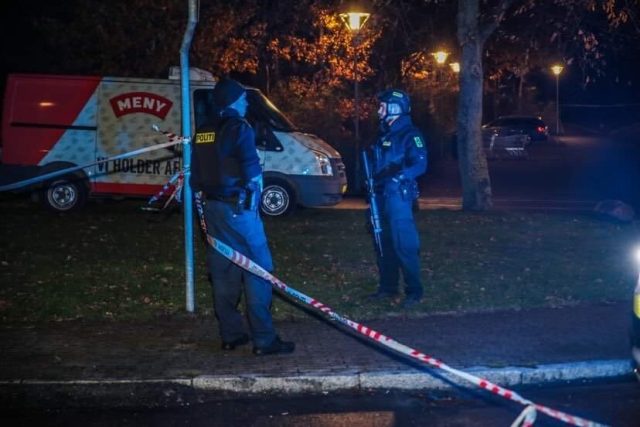 Flere personer fanget i blodig dødsfælde ved Meny