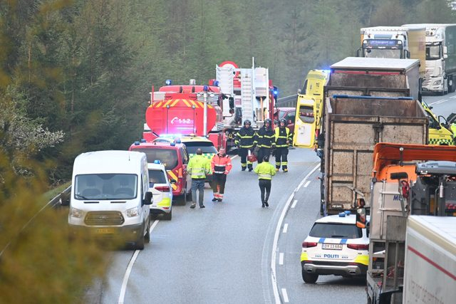 LIGE NU: Alvorligt uheld spærrer vej HELT